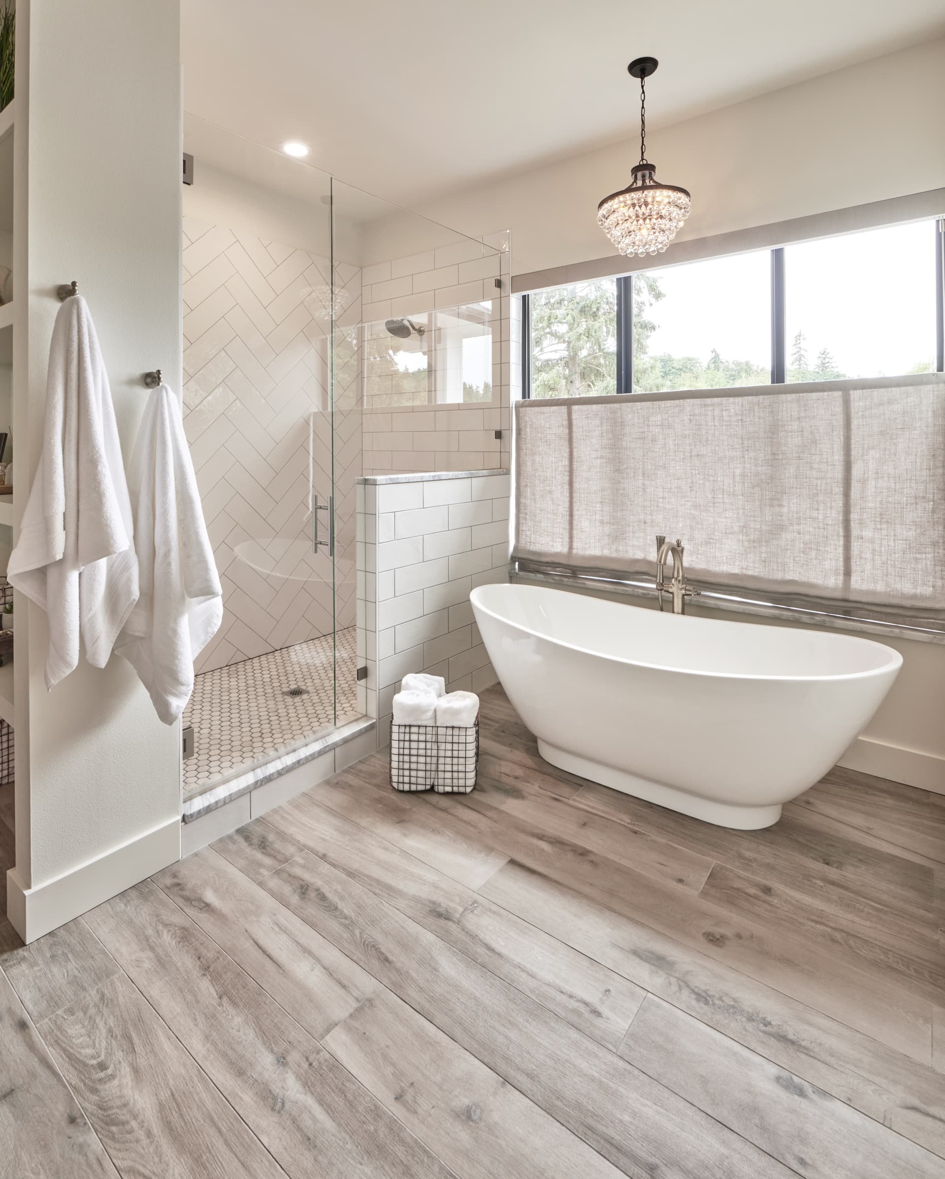 Contemporary Seattle residence interior design by ID by Gwen - Clean lines, natural materials, and stunning city views